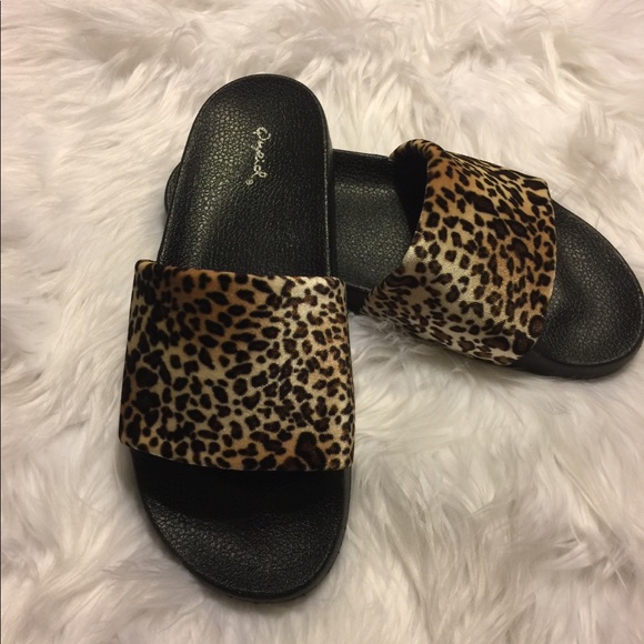Shoes - Leopard Print Velvet Slides